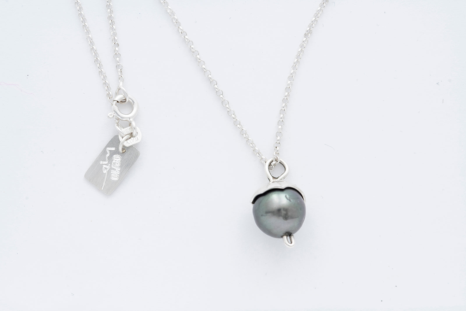 NOIR necklace w. tahitian pearl - Limited edition 09/10