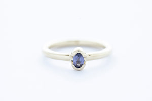 ELLIPSE ring - 14K yellow gold w. lilac purple spinel stone