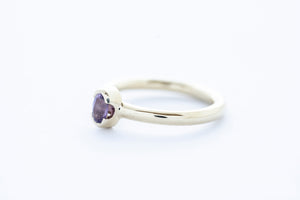 ELLIPSE ring - 14K yellow gold w. lavender purple spinel stone