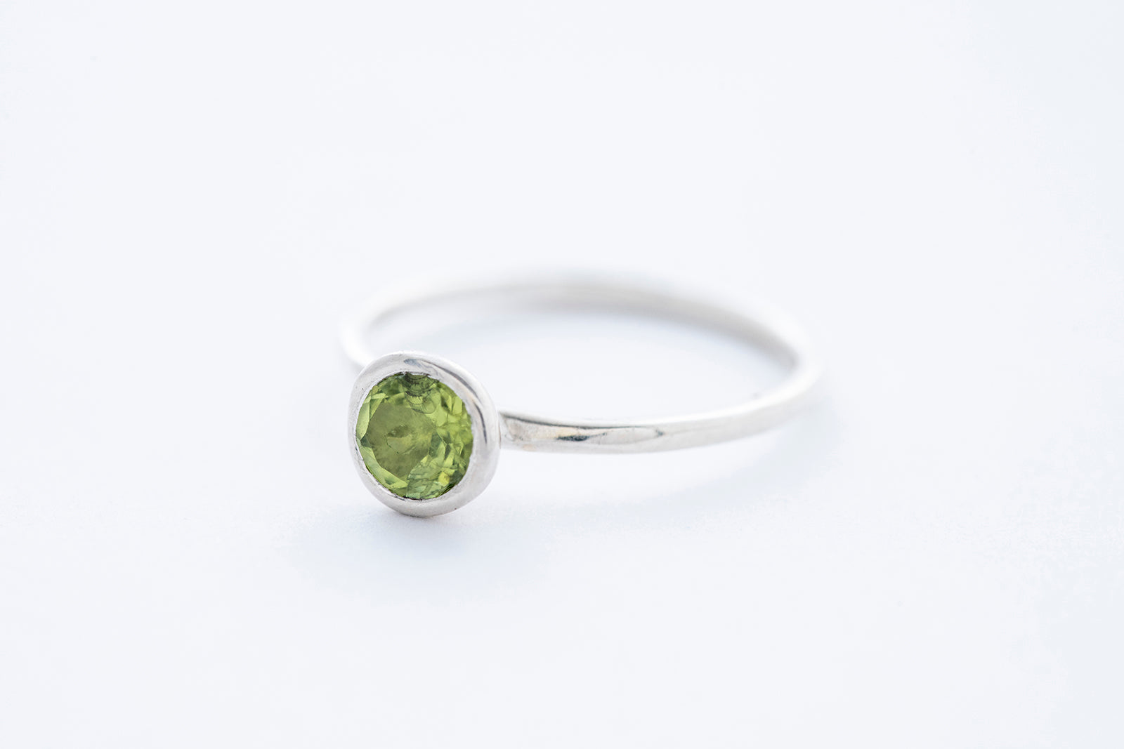 REEF ring - Sterling Silver w. olivin