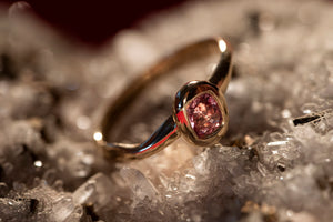 SUCRÉ ring - 14K yellow gold w. spinel