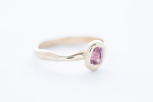 SUCRÉ ring - 14K yellow gold w. spinel