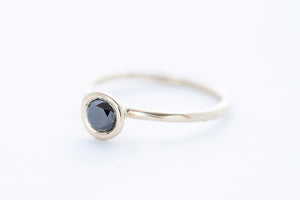 REEF ring - 14K yellow gold w. black diamond