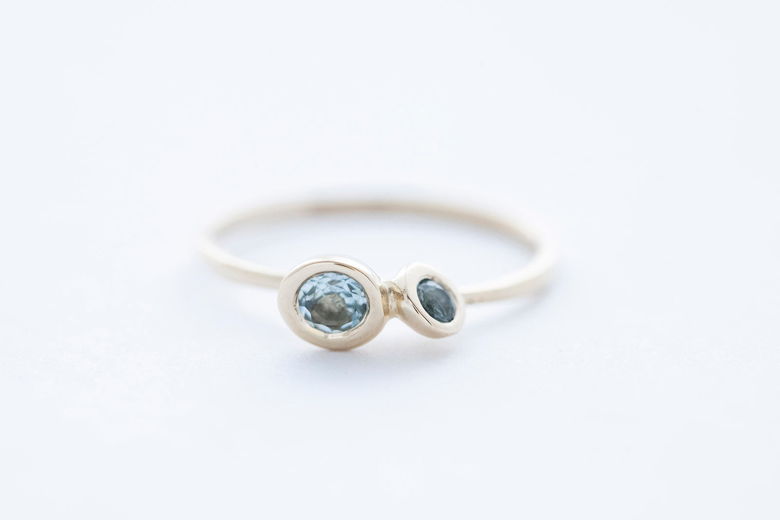 REEF DOUBLE ring - 14K yellow gold | w. aqua and sapphire