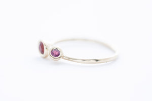 REEF DOUBLE ring - 14K yellow gold | w. garnet and sapphire