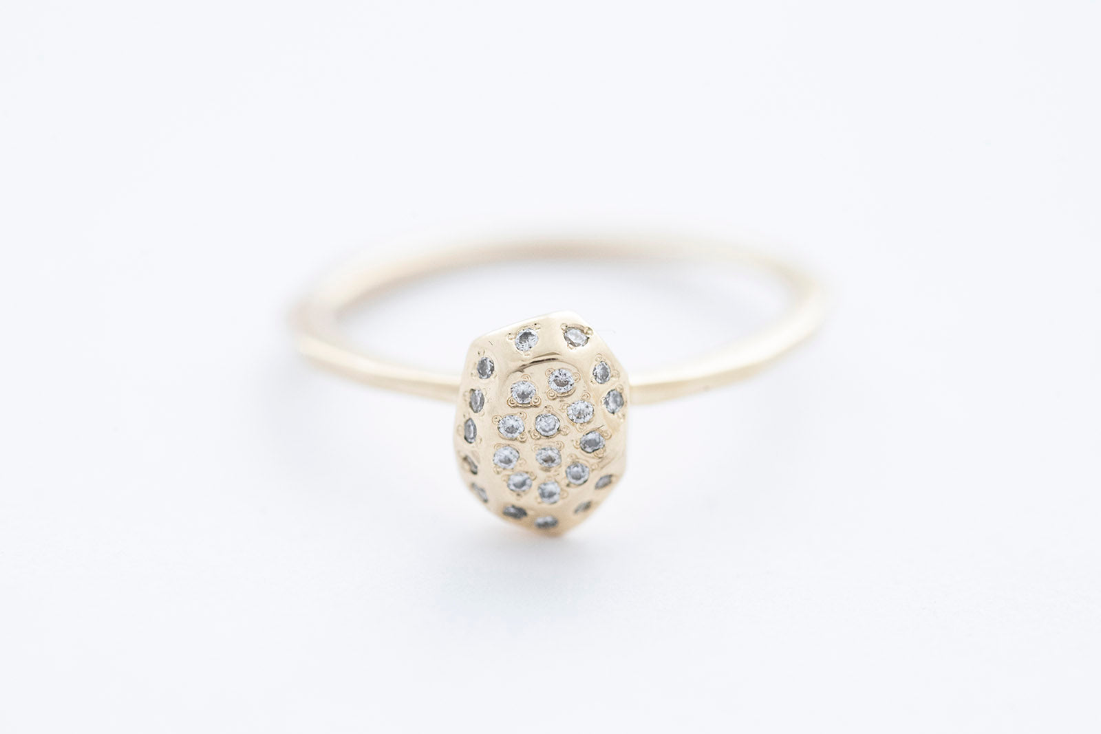 FAZETTE DELUXE ring | 14k yellow gold w. 24 white diamonds