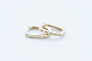 SERA earring - 14K yellow gold with 10 white diamonds