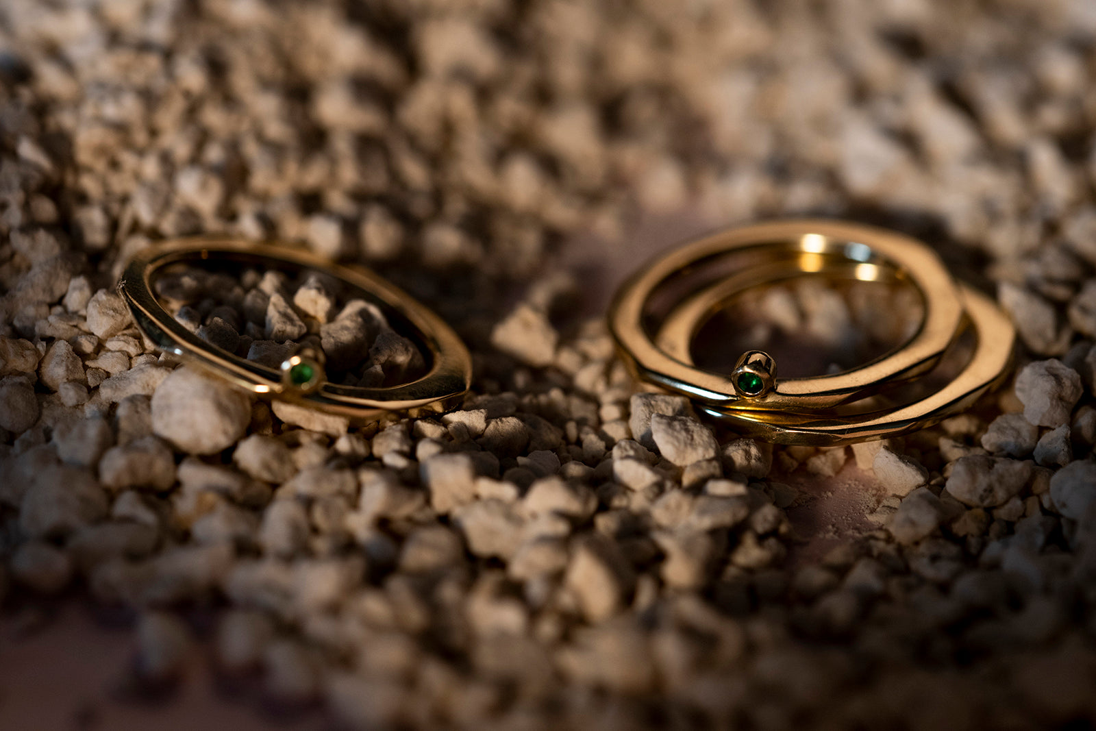 FAZETTE TIARA ring | 14K yellow gold w. green emerald
