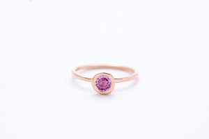 REEF ring - 14K rose gold w. purple pink sapphire