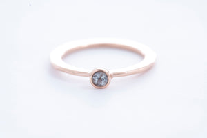 FAZETTE SOLITAIRE ring | 14K rose gold w. pale blue aquamarine