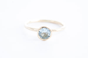REEF ring - 14K yellow gold w. pale blue aquamarine