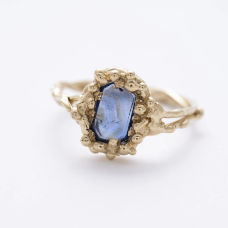 dorivisy 14 karátos arany gyűrű portrait csiszolású zafír